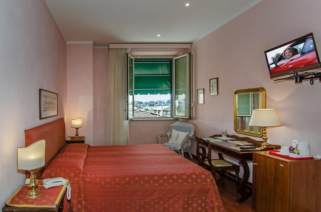 Hotel Rex Lucca Oda fotoğraf