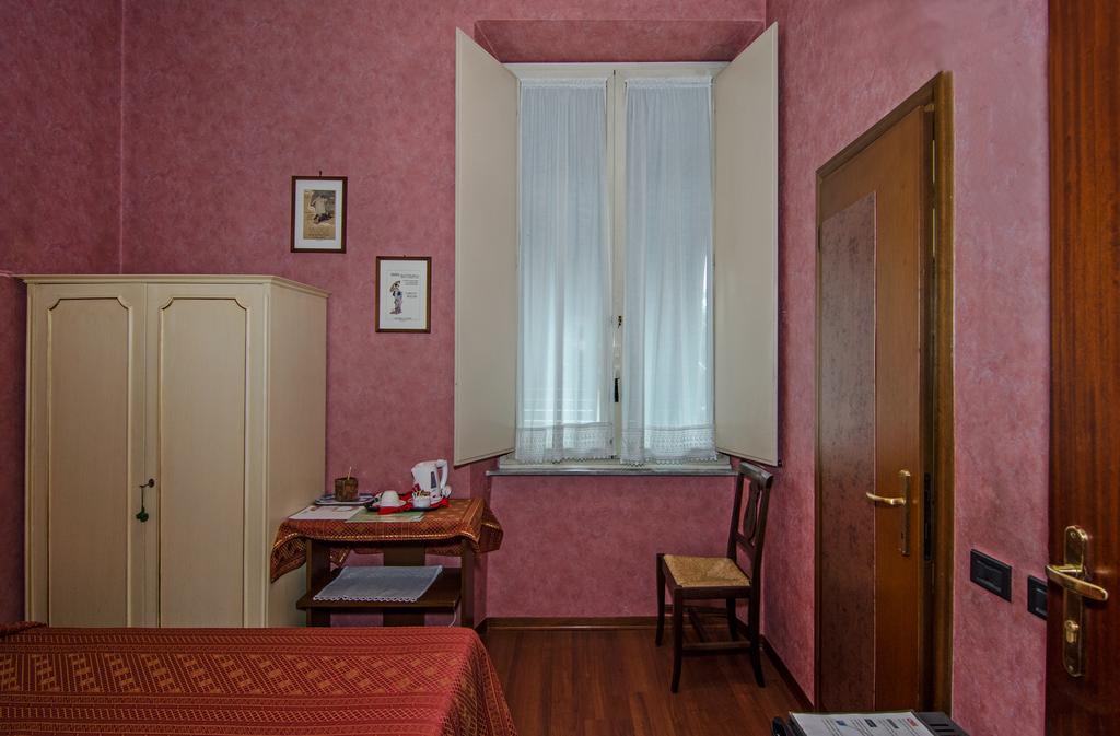 Hotel Rex Lucca Oda fotoğraf