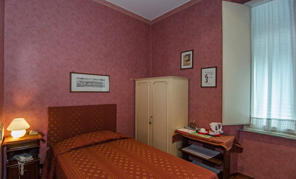 Hotel Rex Lucca Oda fotoğraf